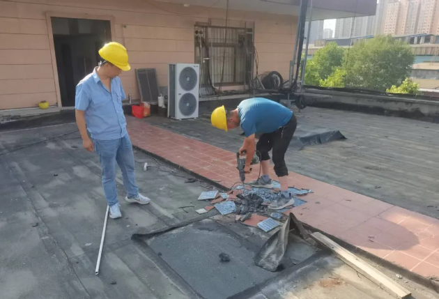 紅光物流公司全力保障培訓學校暑期維修改造紀實 紅光物流公司全力保障培訓學校暑期維修改造紀實