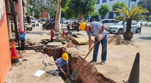 紅光物流公司全力保障培訓學校暑期維修改造紀實 紅光物流公司全力保障培訓學校暑期維修改造紀實