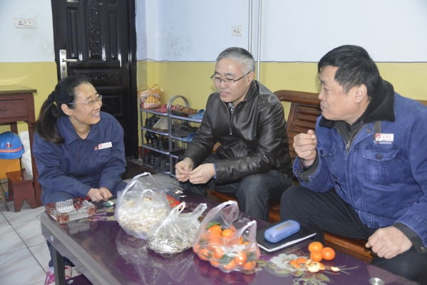 �䓼��F���p����ο�����I���ɲ���һ��һ���ͷ�����ȫ����_ 