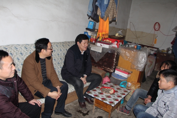 �䓼��F���p����ο�����I���ɲ���һ��һ���ͷ�����ȫ����_ 