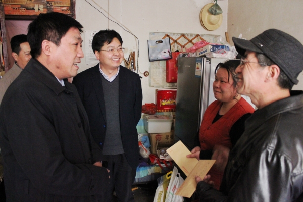 �䓼��F���p����ο�����I���ɲ���һ��һ���ͷ�����ȫ����_ 