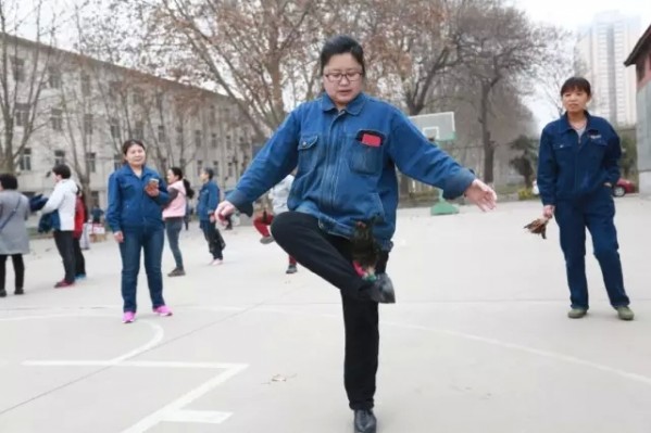 ��䓼��F����λ�_չ�c�����ˡ����