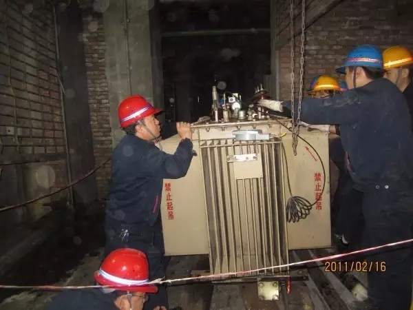 平凡崗位展現標兵風采---陜鋼集團2014-2016年度共產黨員標兵郭貴亭 平凡崗位展現標兵風采---陜鋼集團2014-2016年度共產黨員標兵郭貴亭