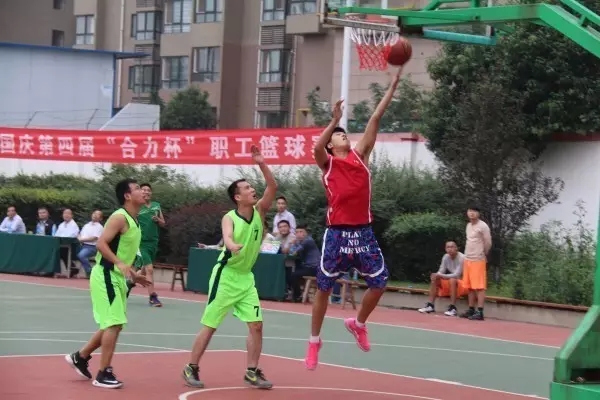 龍鋼集團公司2016年“迎國慶”第四屆“合力杯”職工籃球賽隆重開幕 龍鋼集團公司2016年“迎國慶”第四屆“合力杯”職工籃球賽隆重開幕