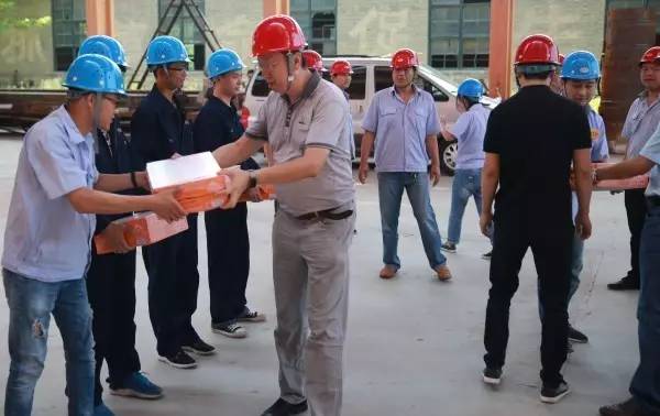 �䓼��F�������������l�|���Aұ��˾ο�������