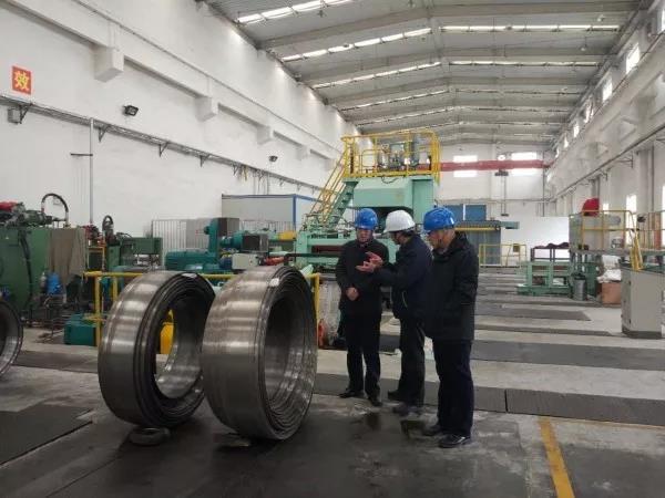 ������һ�и�������й��ܲ��Ϲɷ����޹�˾�����{��