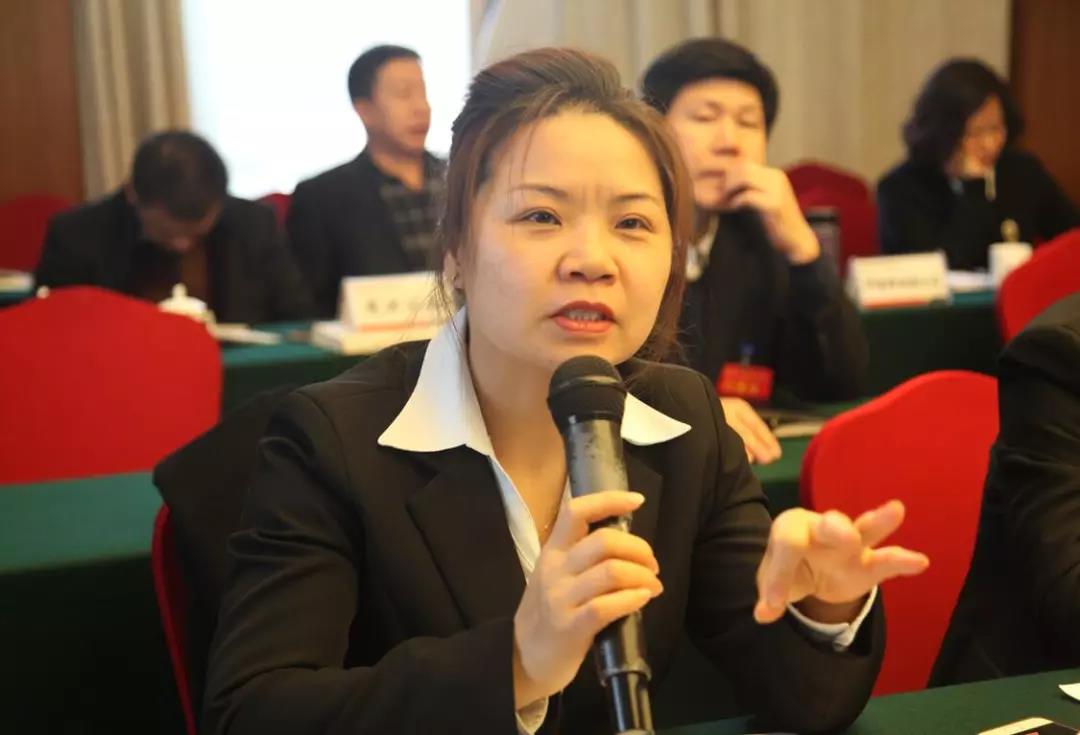 龍鋼集團(tuán)召開2019年第一次民主監(jiān)督評(píng)價(jià)會(huì) 龍鋼集團(tuán)召開2019年第一次民主監(jiān)督評(píng)價(jià)會(huì)