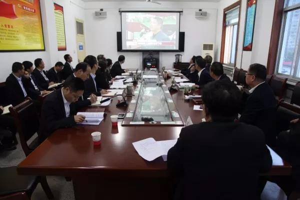 借鑒成功經(jīng)驗(yàn) 發(fā)展非鋼產(chǎn)業(yè)——龍鋼集團(tuán)黨委中心組開(kāi)展非鋼產(chǎn)業(yè)專題學(xué)習(xí) 借鑒成功經(jīng)驗(yàn) 發(fā)展非鋼產(chǎn)業(yè)——龍鋼集團(tuán)黨委中心組開(kāi)展非鋼產(chǎn)業(yè)專題學(xué)習(xí)