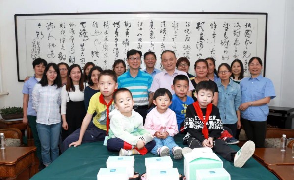 “關注成長 筑夢六一”——龍鋼集團女職委開展“六一兒童節”關愛活動 “關注成長 筑夢六一”——龍鋼集團女職委開展“六一兒童節”關愛活動