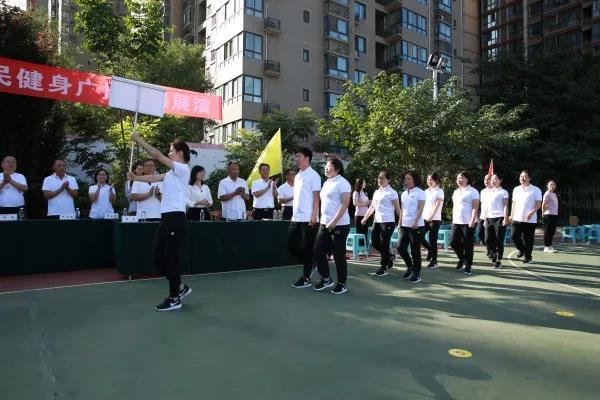 ��䓼��F��ӭ���c��ȫ����V���w��չ�ݻ����Ӱ