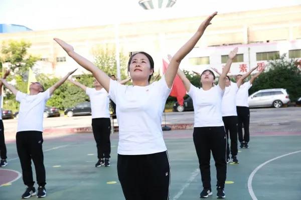 ��䓼��F��ӭ���c��ȫ����V���w��չ�ݻ����Ӱ