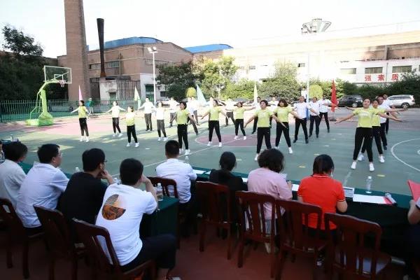 ��䓼��F��ӭ���c��ȫ����V���w��չ�ݻ����Ӱ