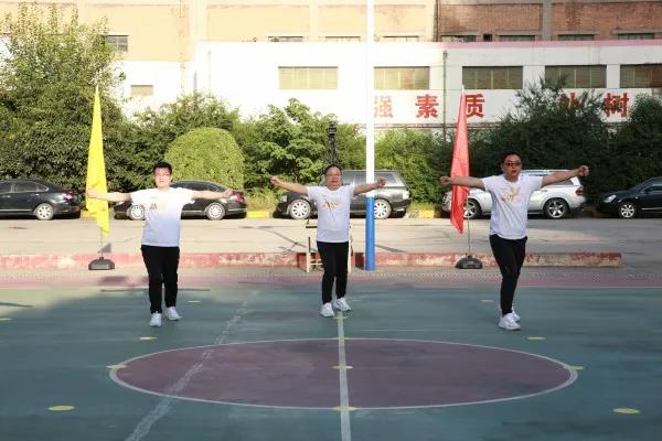 ��䓼��F��ӭ���c��ȫ����V���w��չ�ݻ����Ӱ