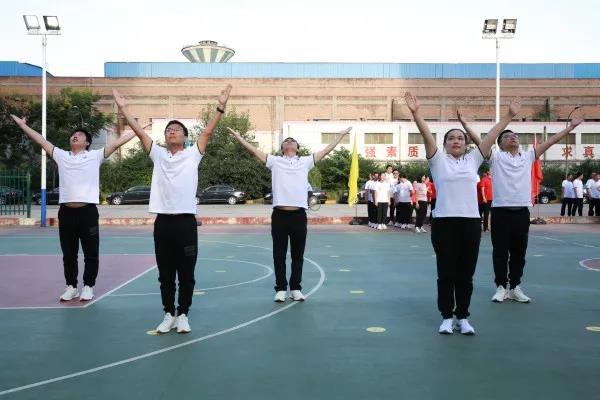 ��䓼��F��ӭ���c��ȫ����V���w��չ�ݻ����Ӱ